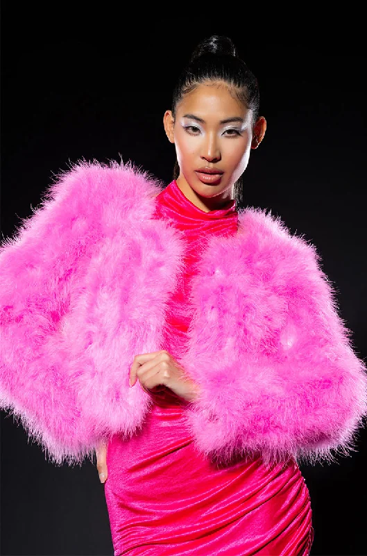 CROPPED FEATHER JACKET IN PINK